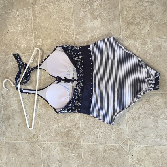 Bathing Suit - Picture 2 of 5